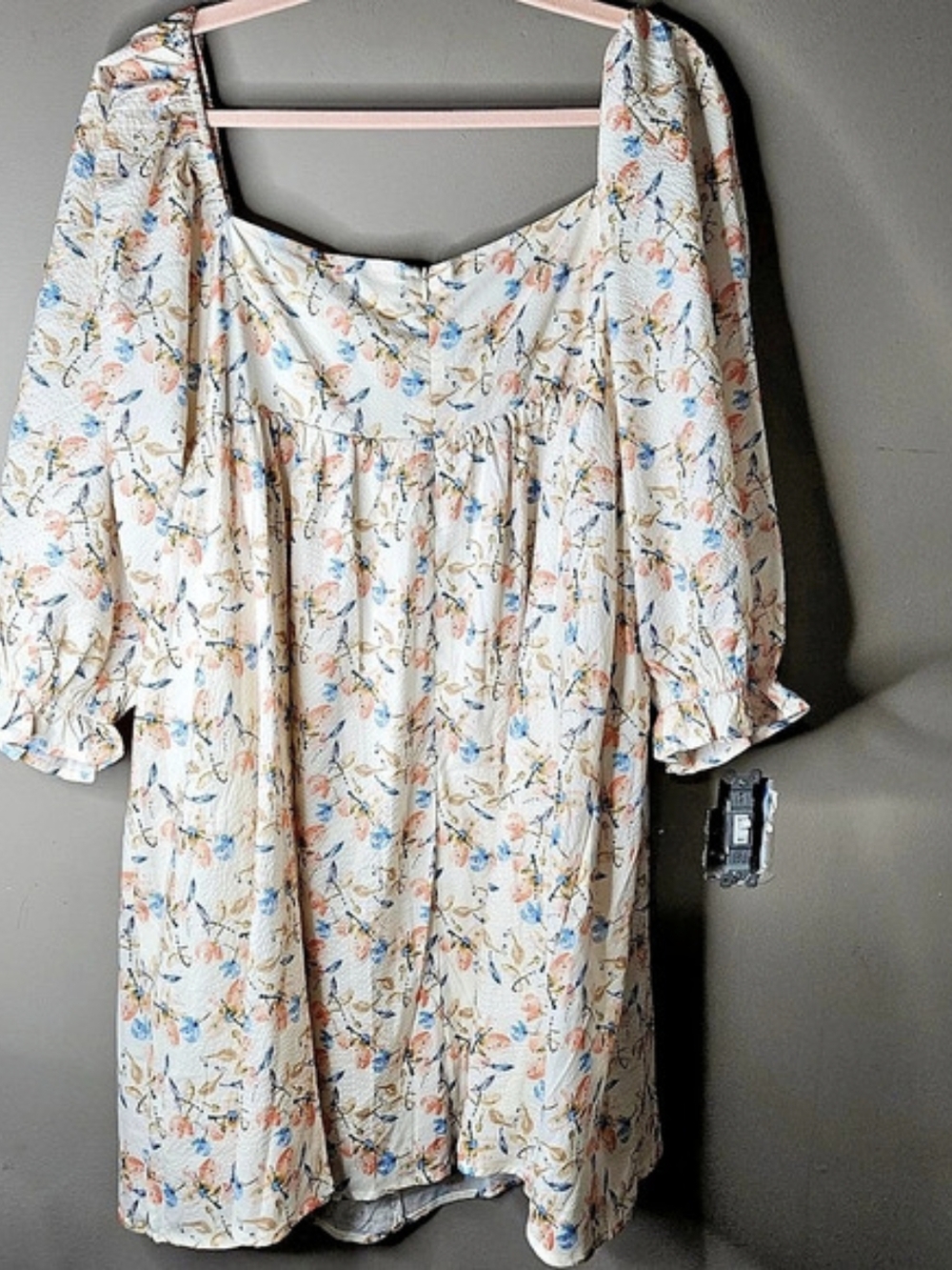 Sweet Lemon Floral Blouse in White & Blue Size 1XL Ptp 20" 100% Rayon Length 38"